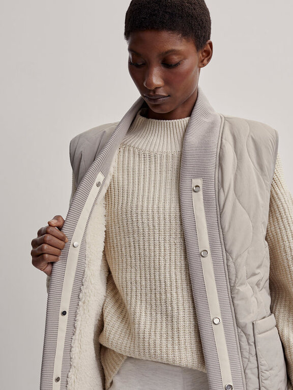 Varley Varley Covey Reversible Quilt Gilet Dove/ Sandshell