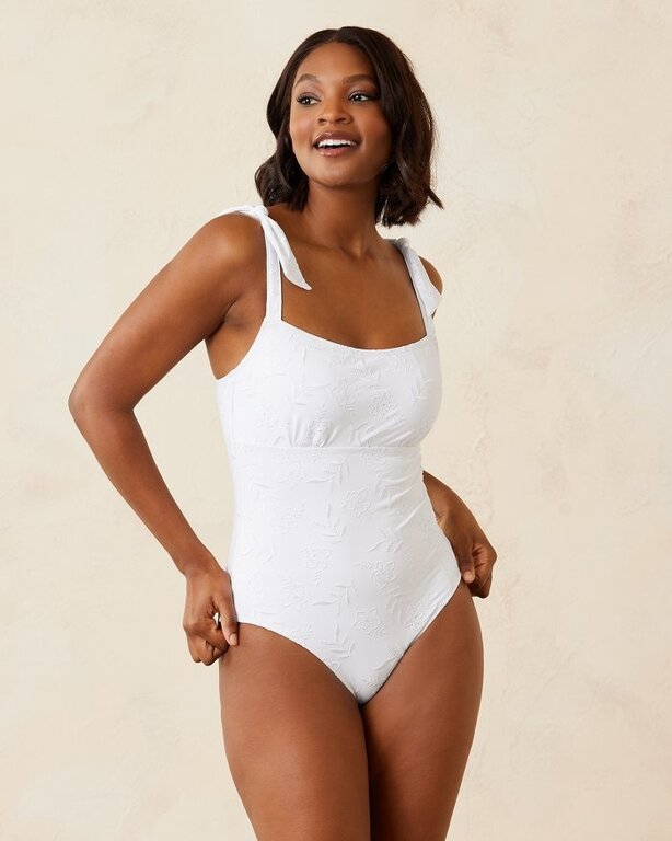 TOMMY BAHAMA TOMMY BAHAMA EYELET HIDEAWAY SQUARE NCK 1PC WHITE