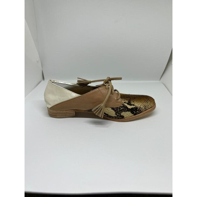 ANTONELLO Manuela Pelo Acordonado