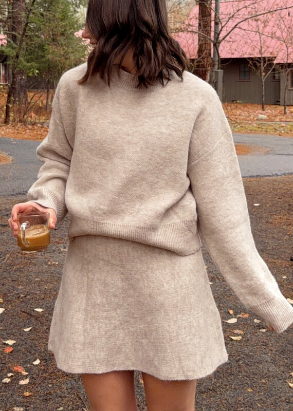 Klesis Oatmeal Latte Simple Sweater Set