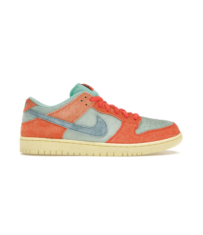 Nike SB Dunk Low Orange Emerald Rise 11 US