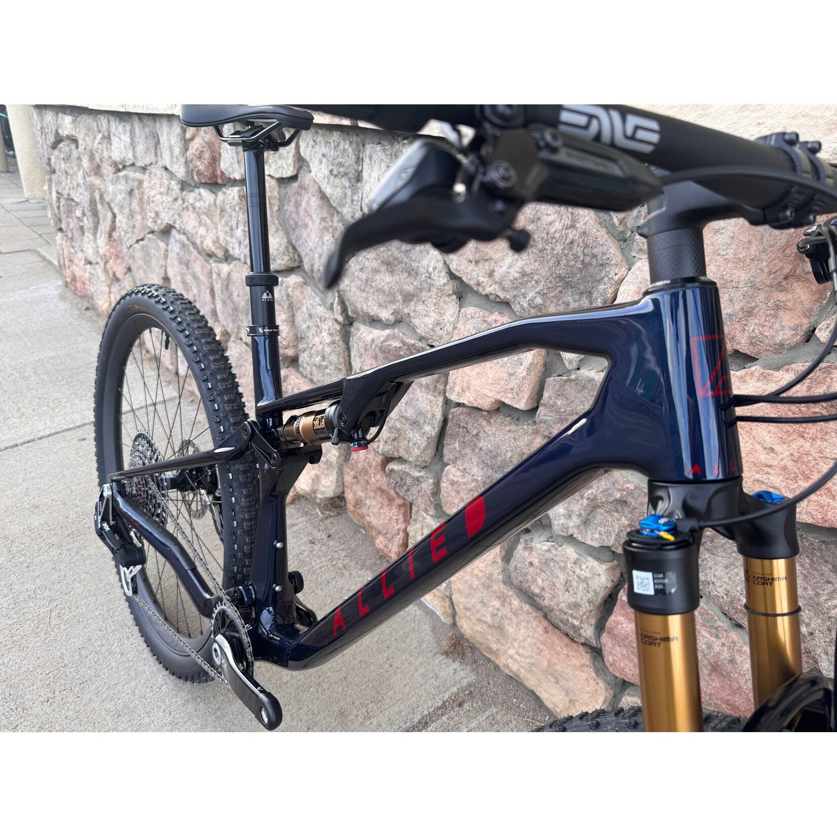 Allied Cycle Works DEMO Allied BC40, XX T-Type, Roval Carbon, Fox Factory Remote Sus - Midnight Blue w/ Solid Red Logo - LG
