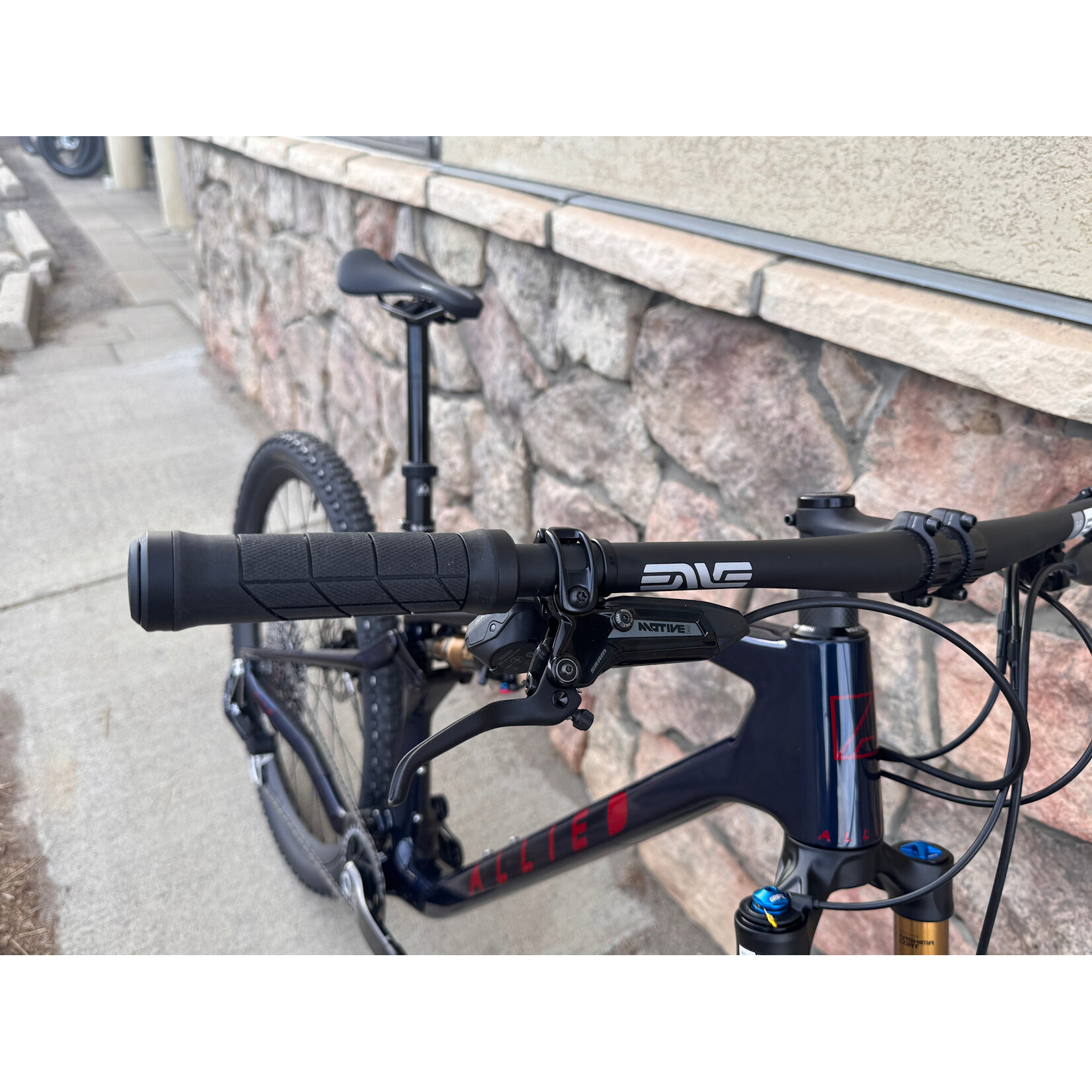 Allied Cycle Works DEMO Allied BC40, XX T-Type, Roval Carbon, Fox Factory Remote Sus - Midnight Blue w/ Solid Red Logo - LG