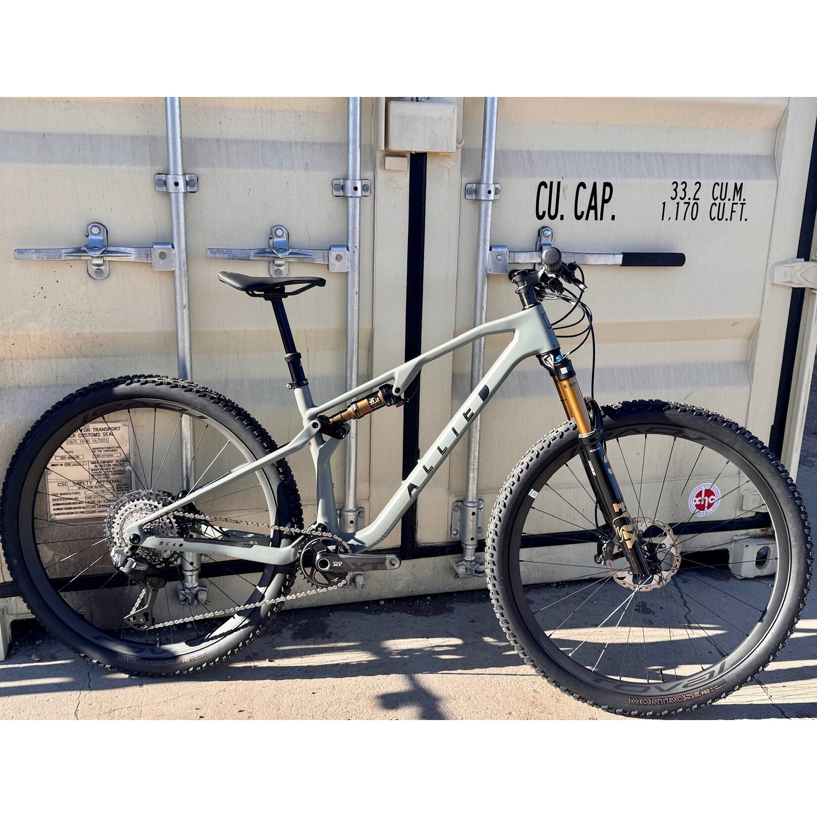 Allied Cycle Works DEMO Allied BC40, XT Di2, Fox Factory, Roval Carbon - Lunar Rock Satin w/ Solid Black Logo - MD