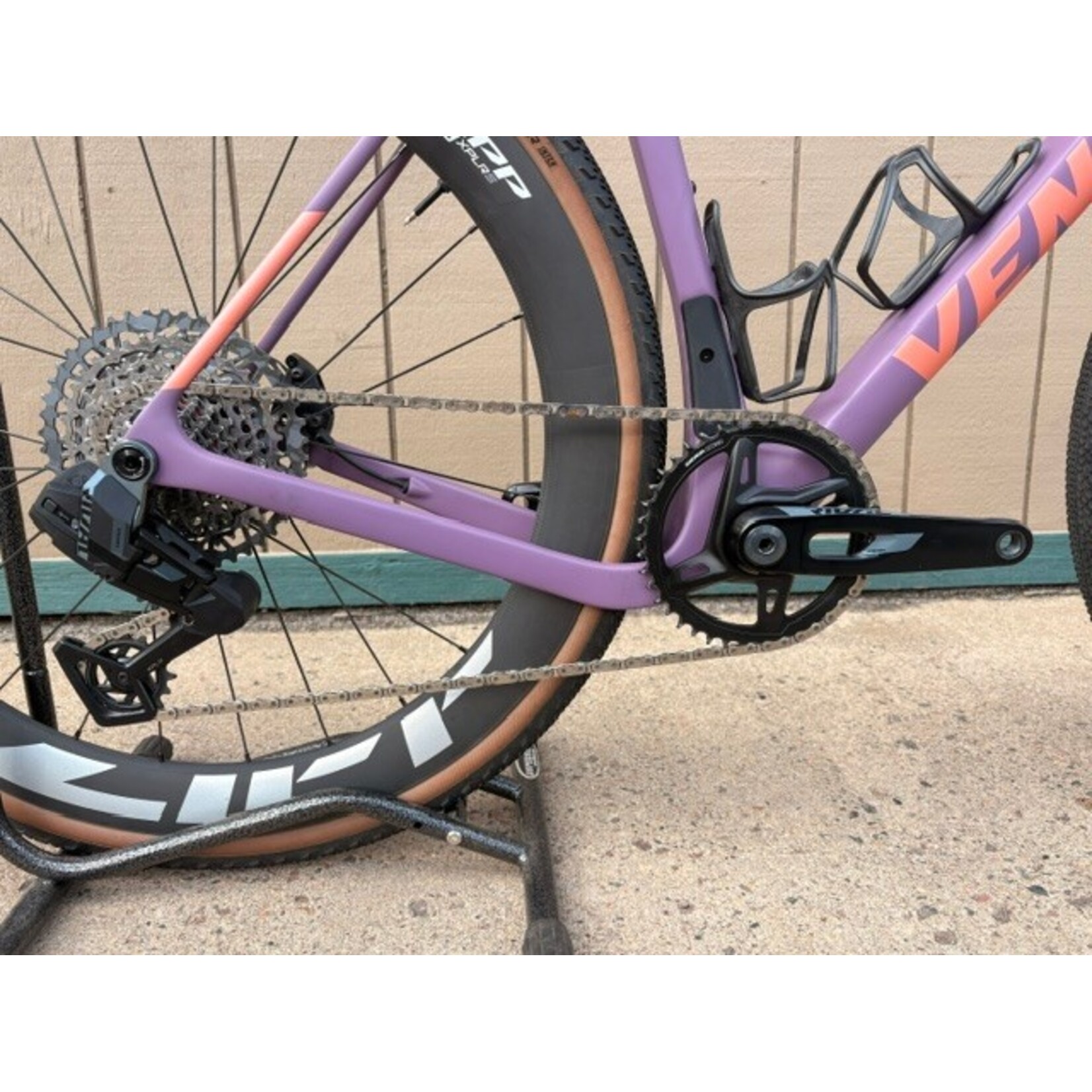 Ventum Ventum GS1 Gravel Bike W/Rival AXS and Zipp Wheels - Eggplant - MD - DEMO