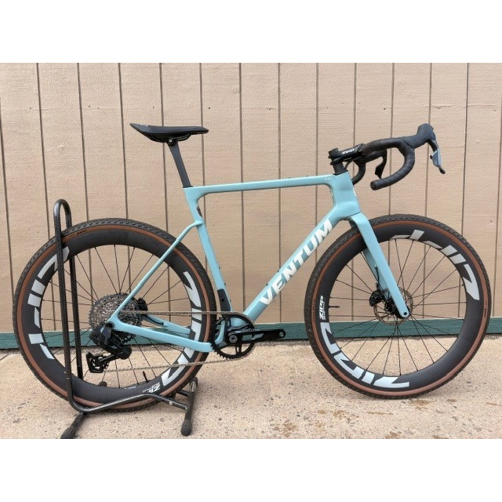 Ventum Ventum GS1 Gravel Bike W/Rival AXS and Zipp Wheels - Bluestone - M/L - DEMO