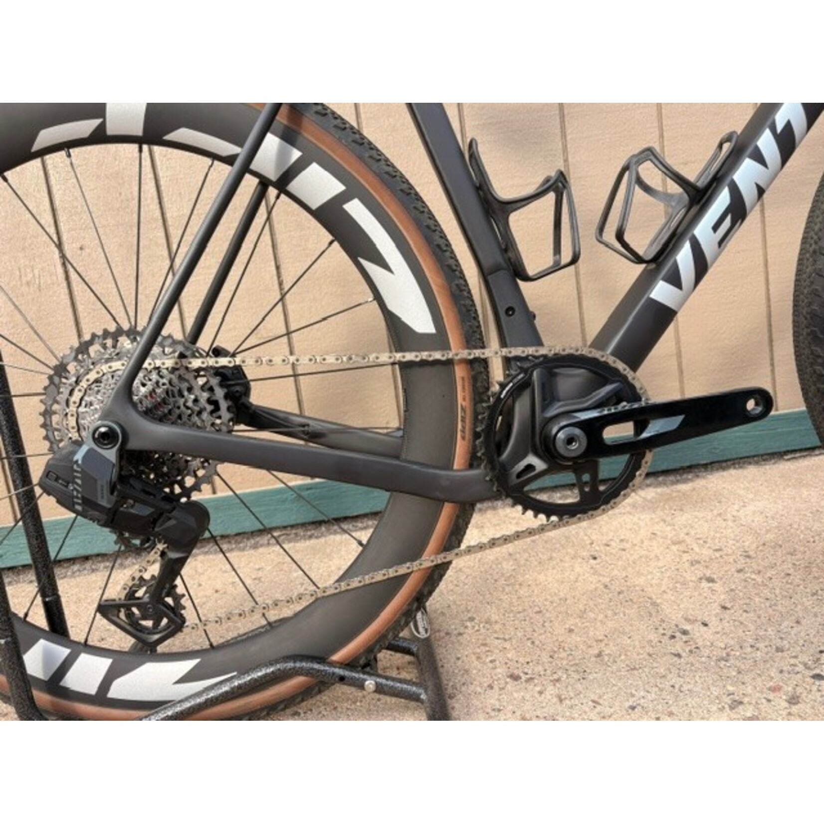 Ventum Ventum GS1 Gravel Bike W/Rival AXS and Zipp Wheels - Graphite - LG - DEMO