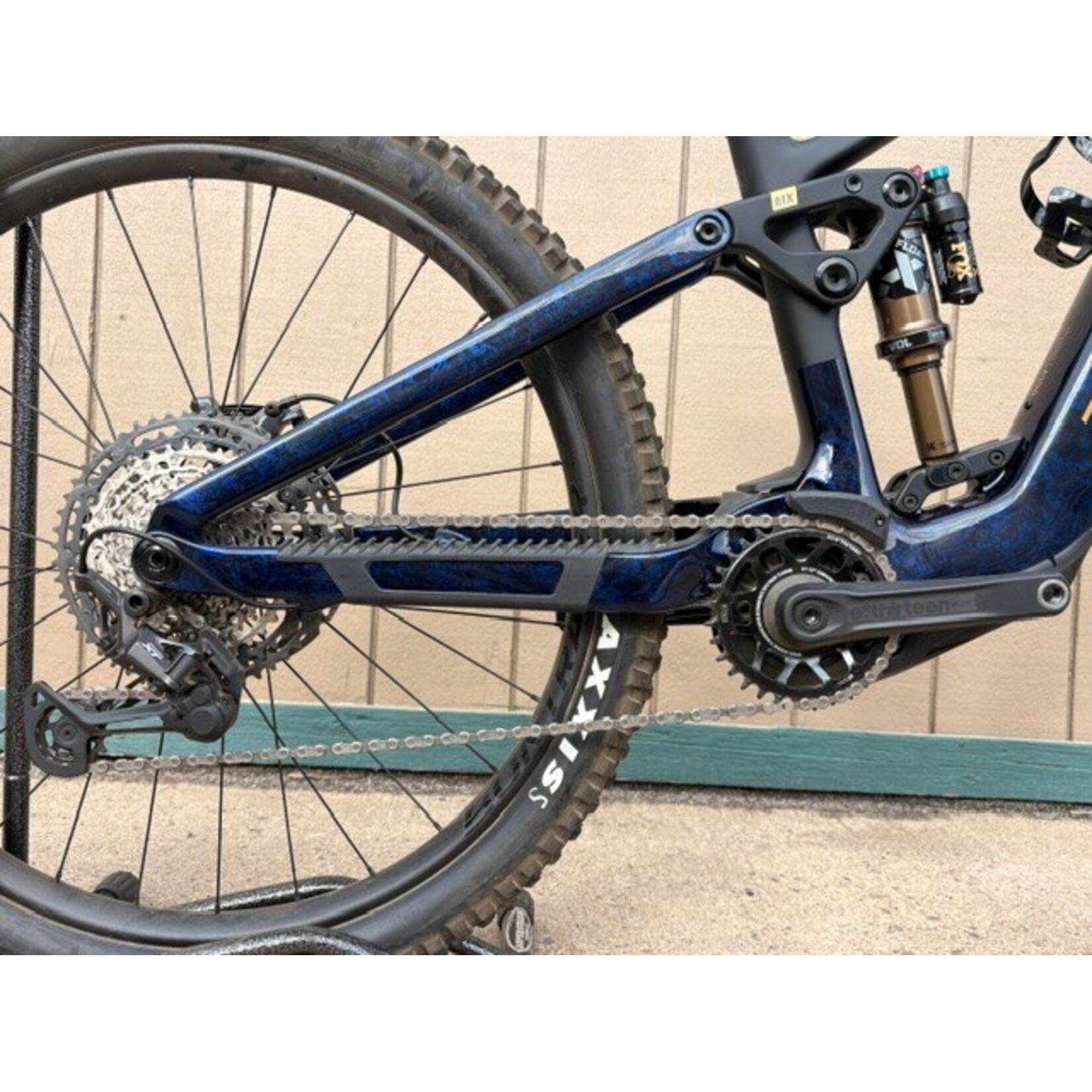 Trek TREK FUEL+ MX 9.8 XT US - Gloss Navy Smoke/Matte Trek Black - SM - DEMO