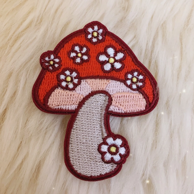 Mushroom With Daises Patch
