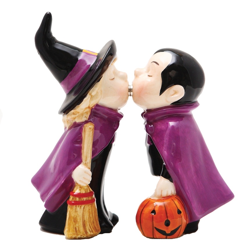 Halloween Couple Salt& Pepper Shaker Set