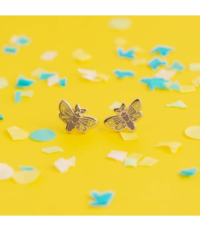 Moth Earrings: Flutter into Chic Elegance!