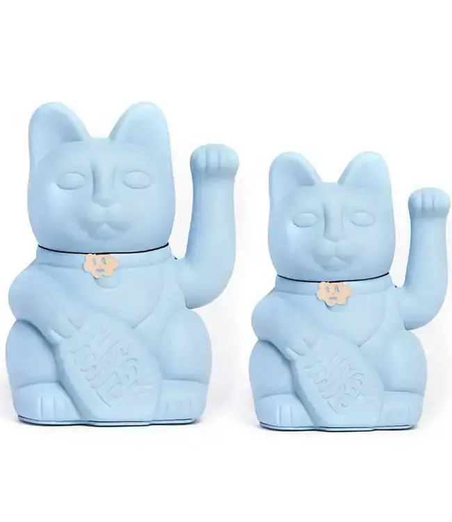 Luck in Blue: Meet Your New Fortune Cat!