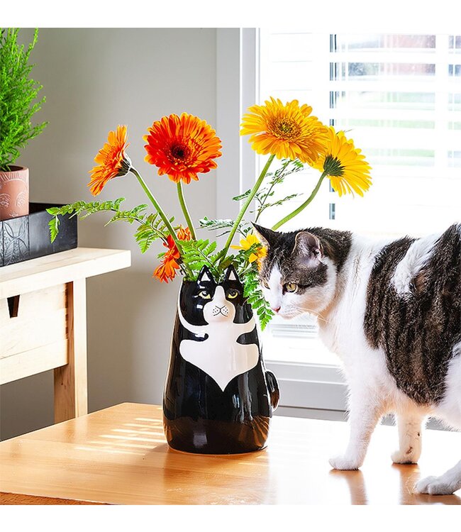 Purr-fect Cat Vase: Where Felines Meet Flowers!