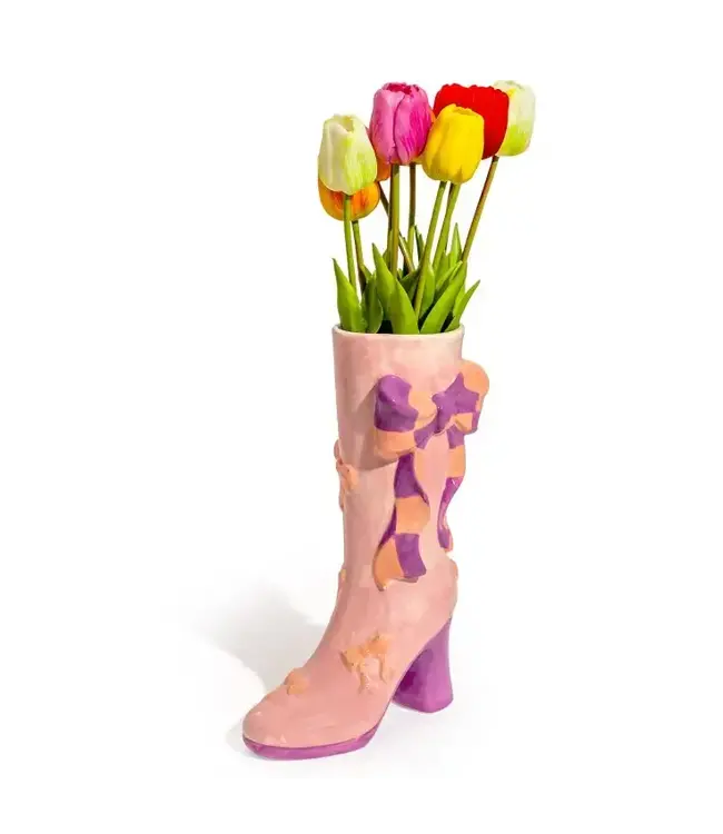Chic Boot Vase: A Step Above!