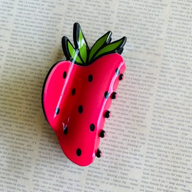 Strawberry Seed Hair Claw