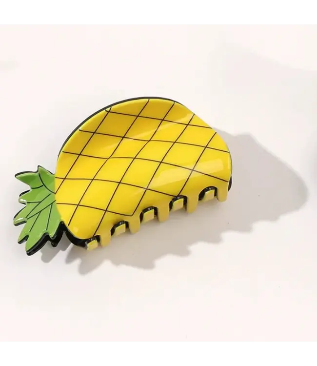 Claw-some Style: Pineapple Your Hair!