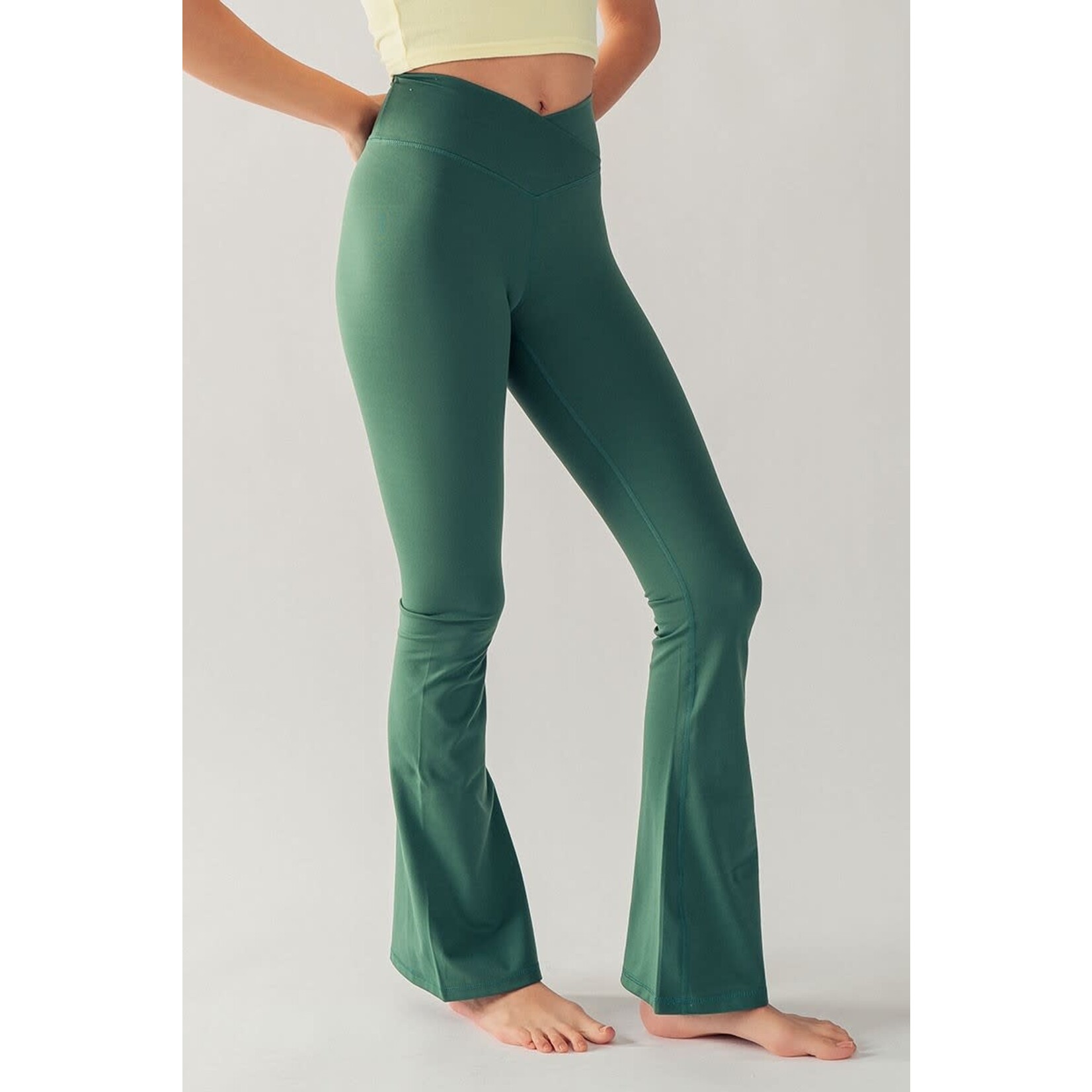 Trend Notes Crossover Waist Flare Legging