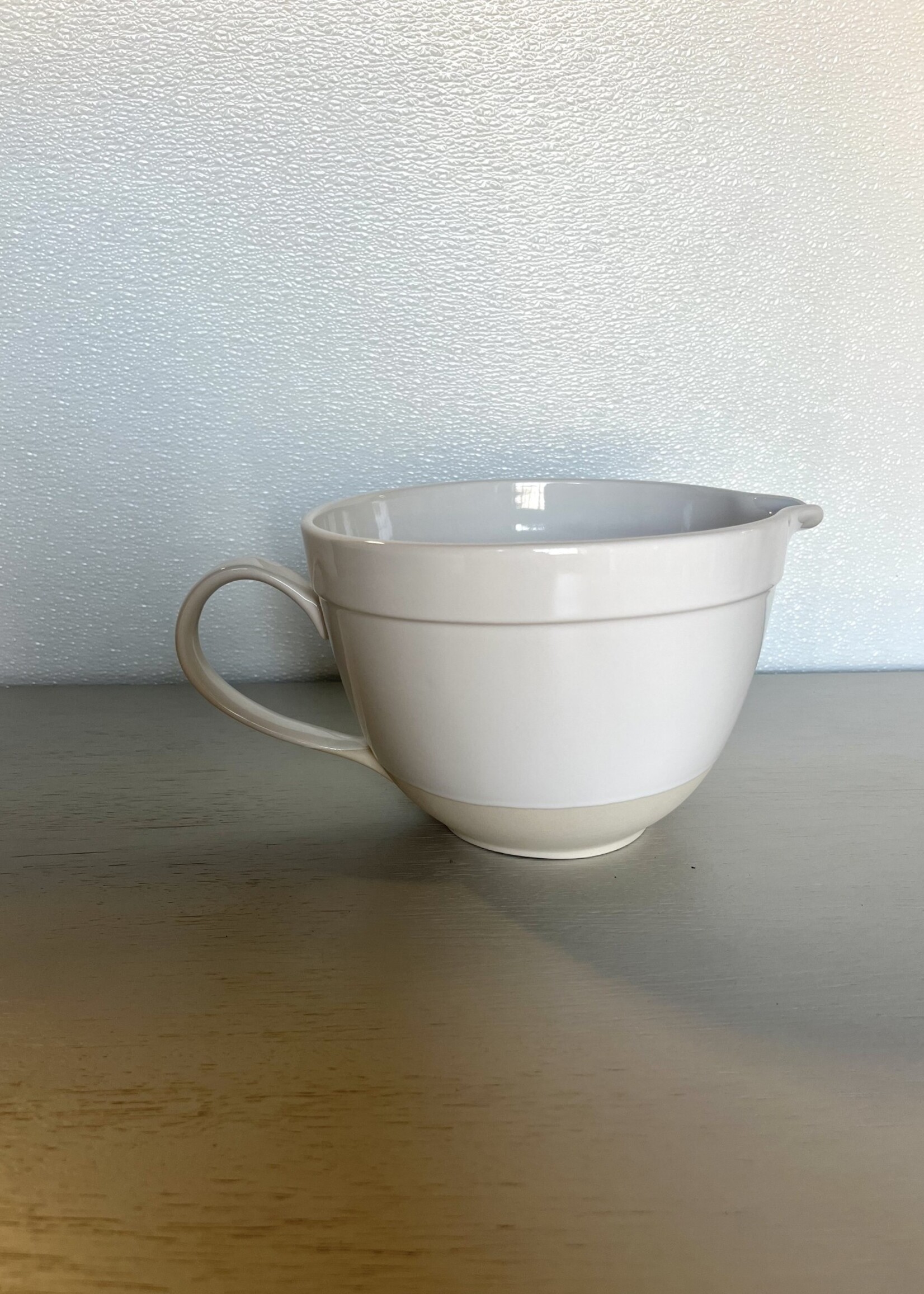 TAG BOWL WITH HANDLE