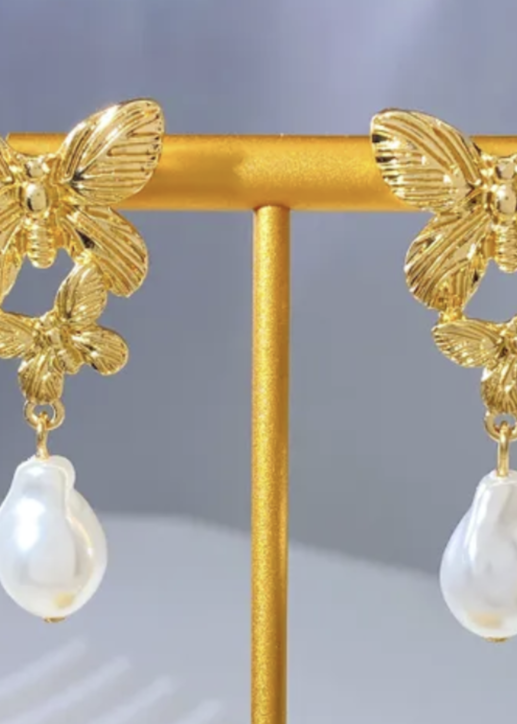 cmarie Simple butterfly Pearl drop earring