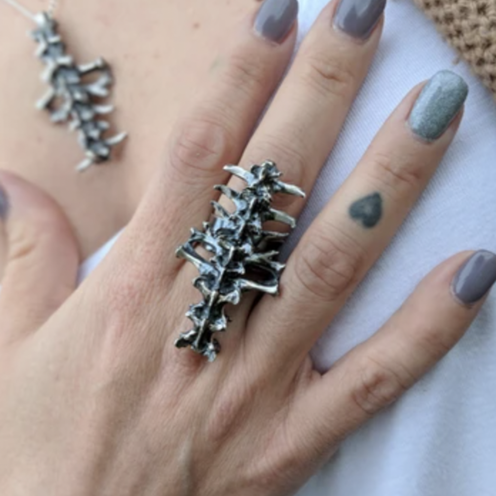 *Lizard Spine Ring · Silver ·