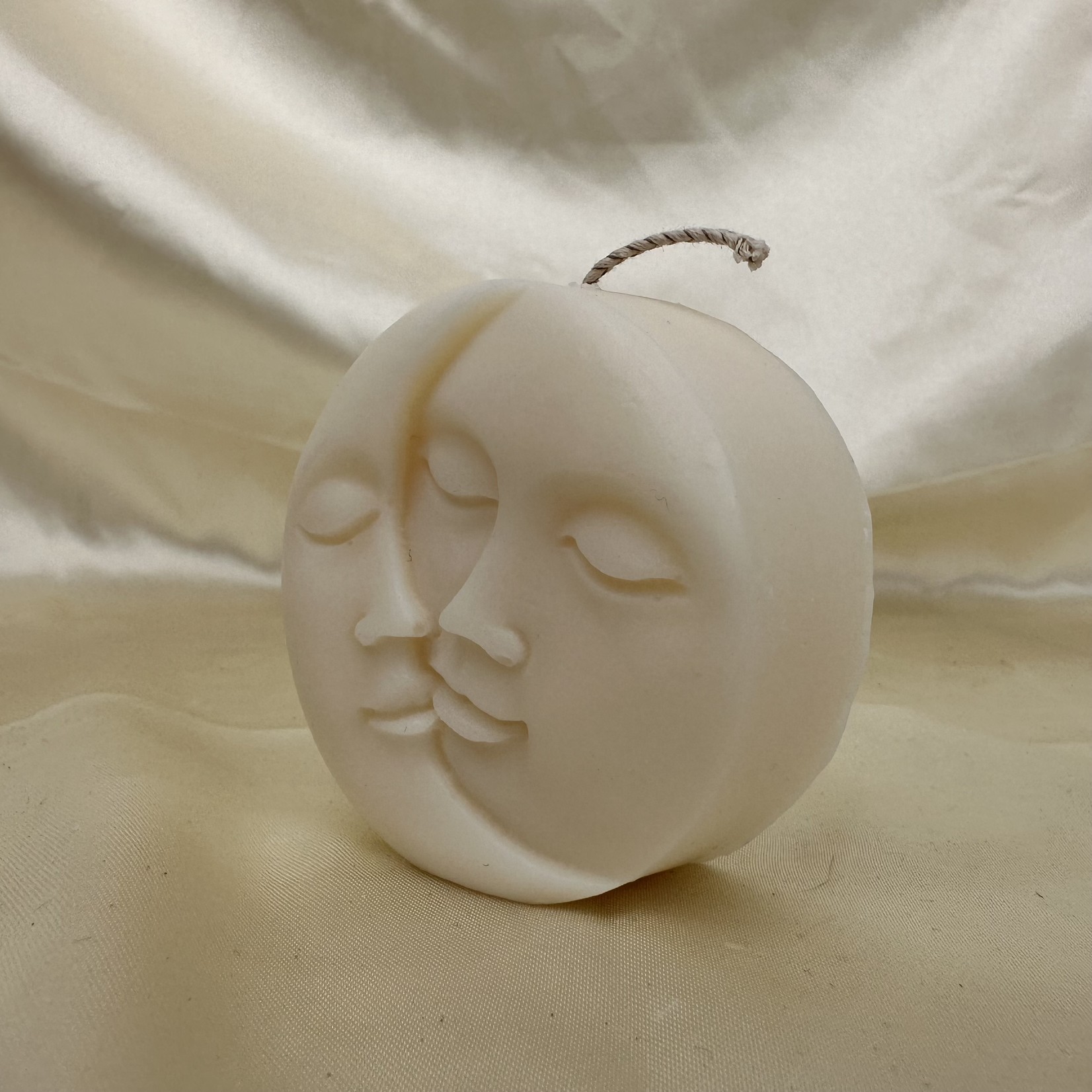 Creamy-White Soy Wax Moon Candle · Clean Cotton