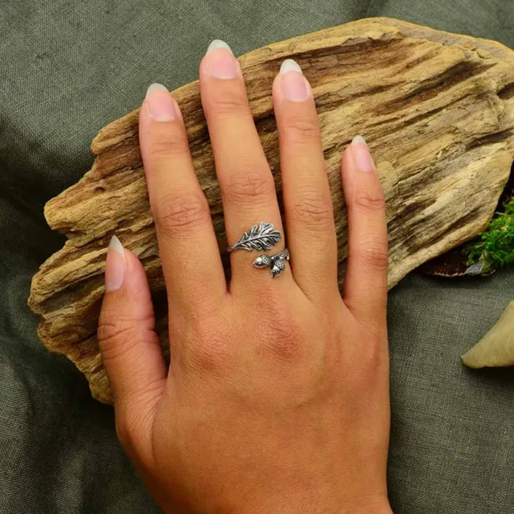 Oak & Acorn Ring · Silver · Adjustable