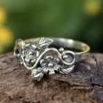 Siam Bouquet Flower Ring · Silver
