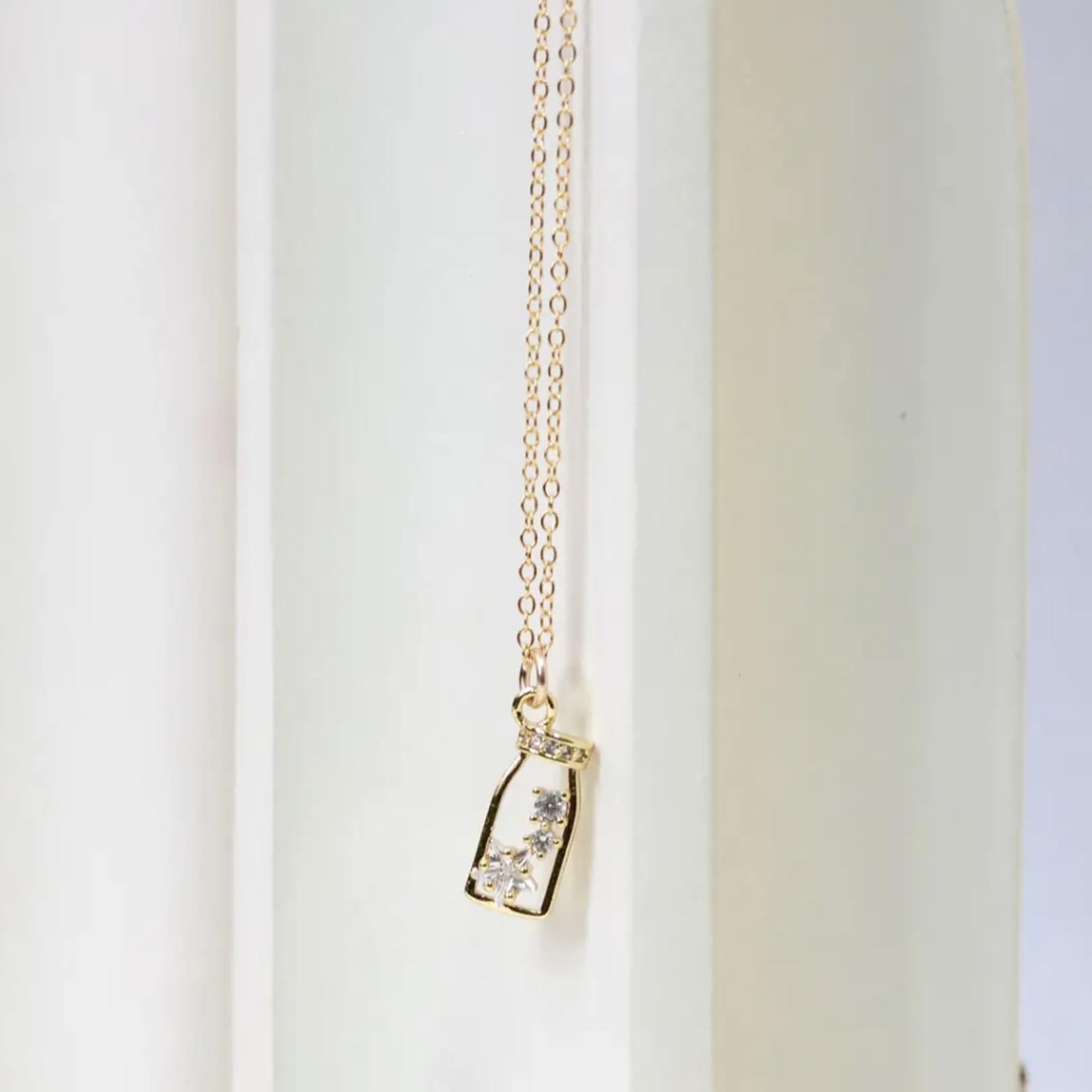 *Twinkling Potion Charm Necklace · Gold