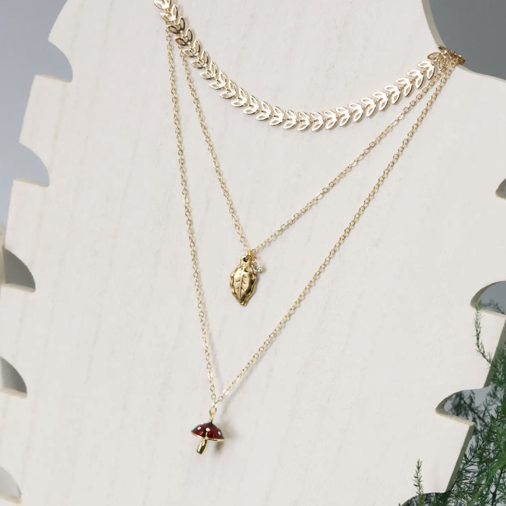 *Sweet Mushroom Charm Necklace · Gold
