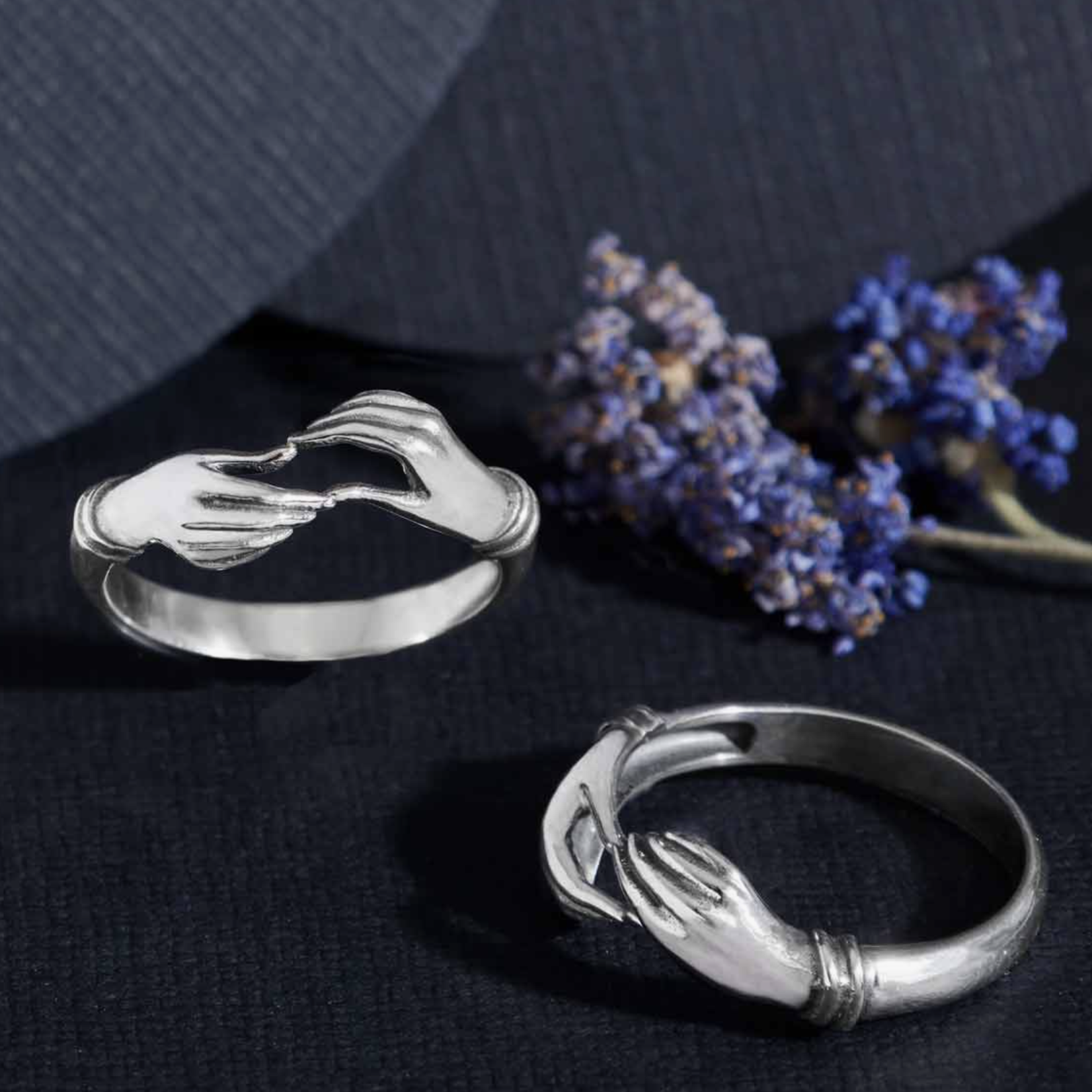 Lovers Hand Ring · Silver ·