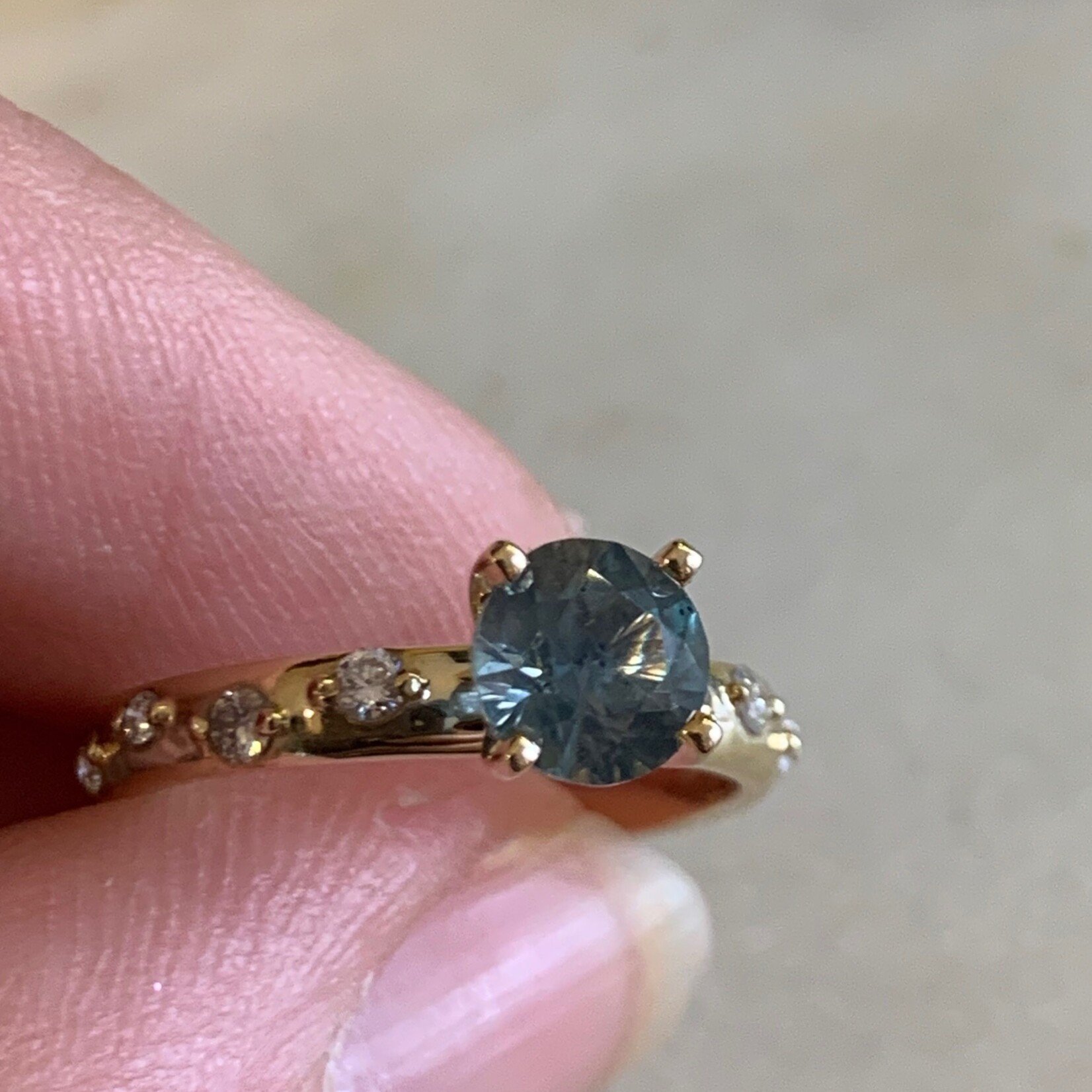Montana Sapphire & Diamond Ring · 10K Yellow Gold  · 6.5