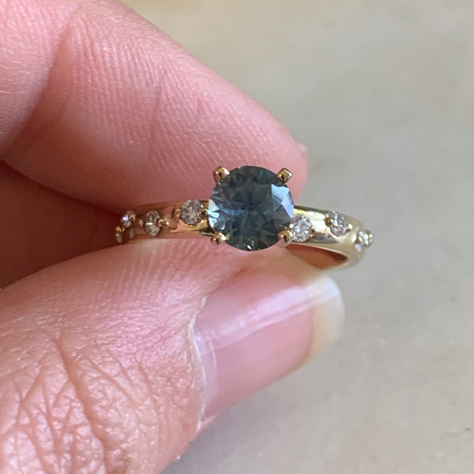 Montana Sapphire & Diamond Ring · 10K Yellow Gold  · 6.5