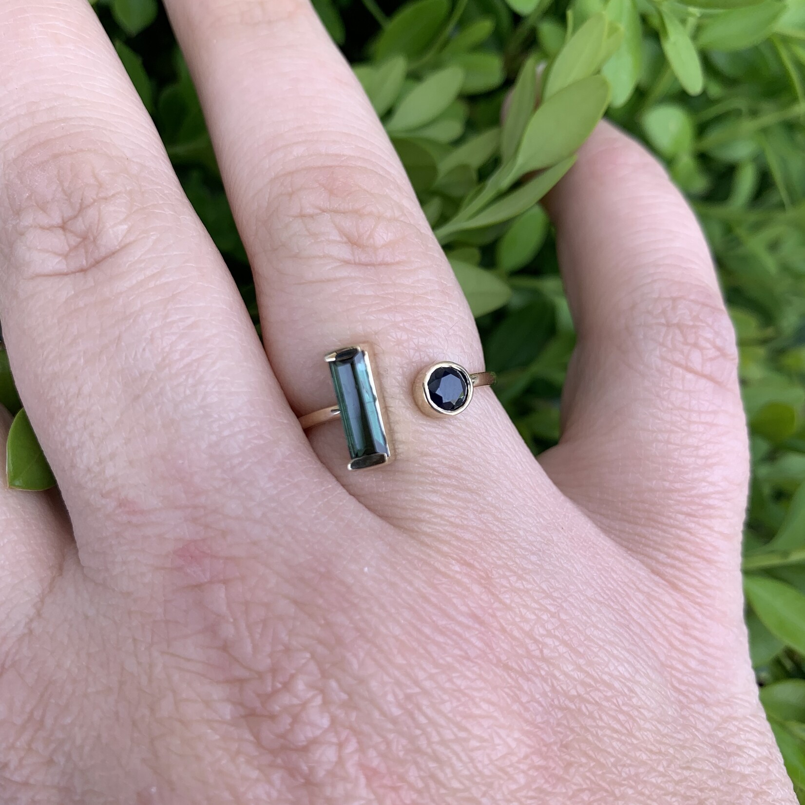 Montana Sapphire & Green Tourmaline Ring · 10K Yellow Gold · Size 8.5