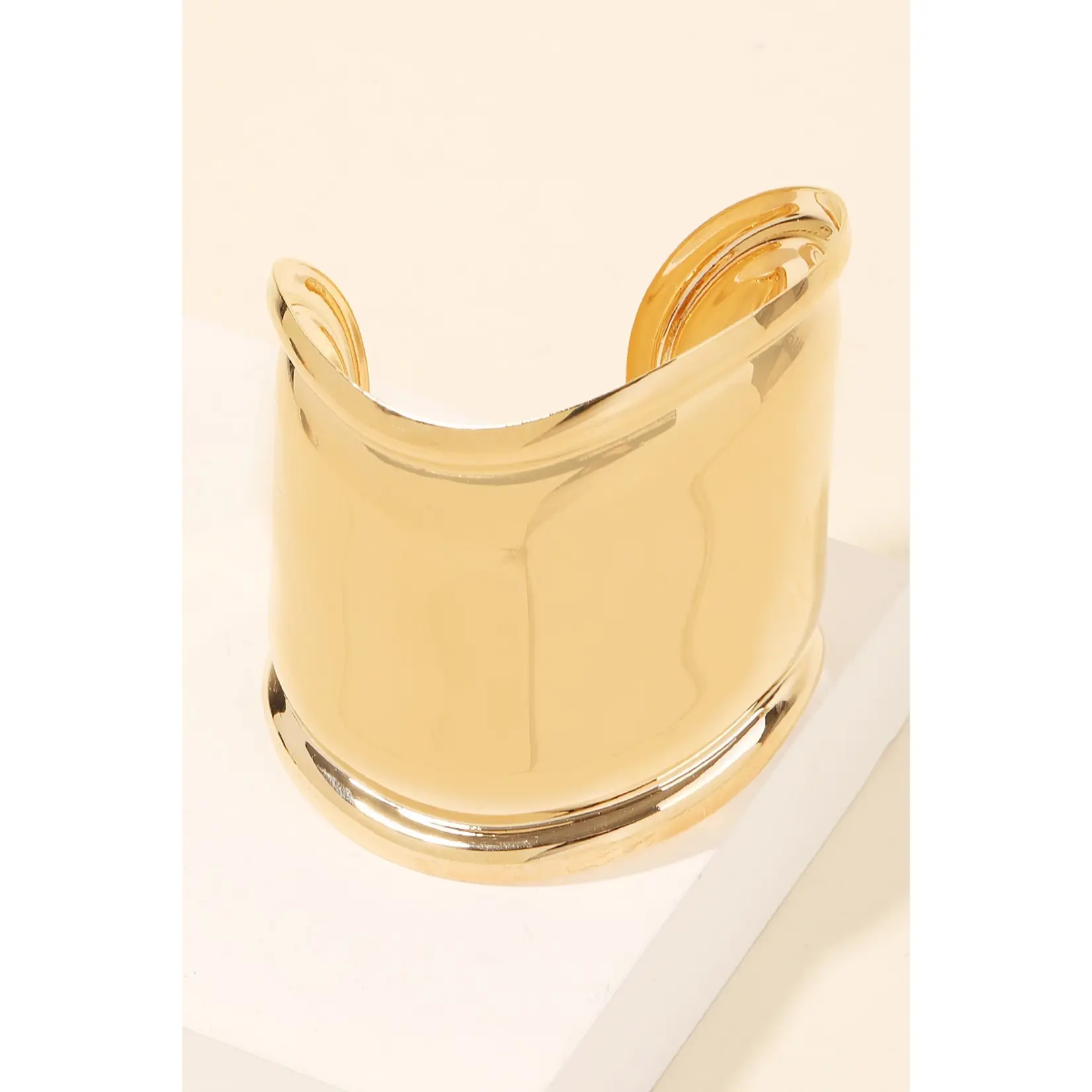 *Wavy Metallic Wide Cuff Bracelet · Gold