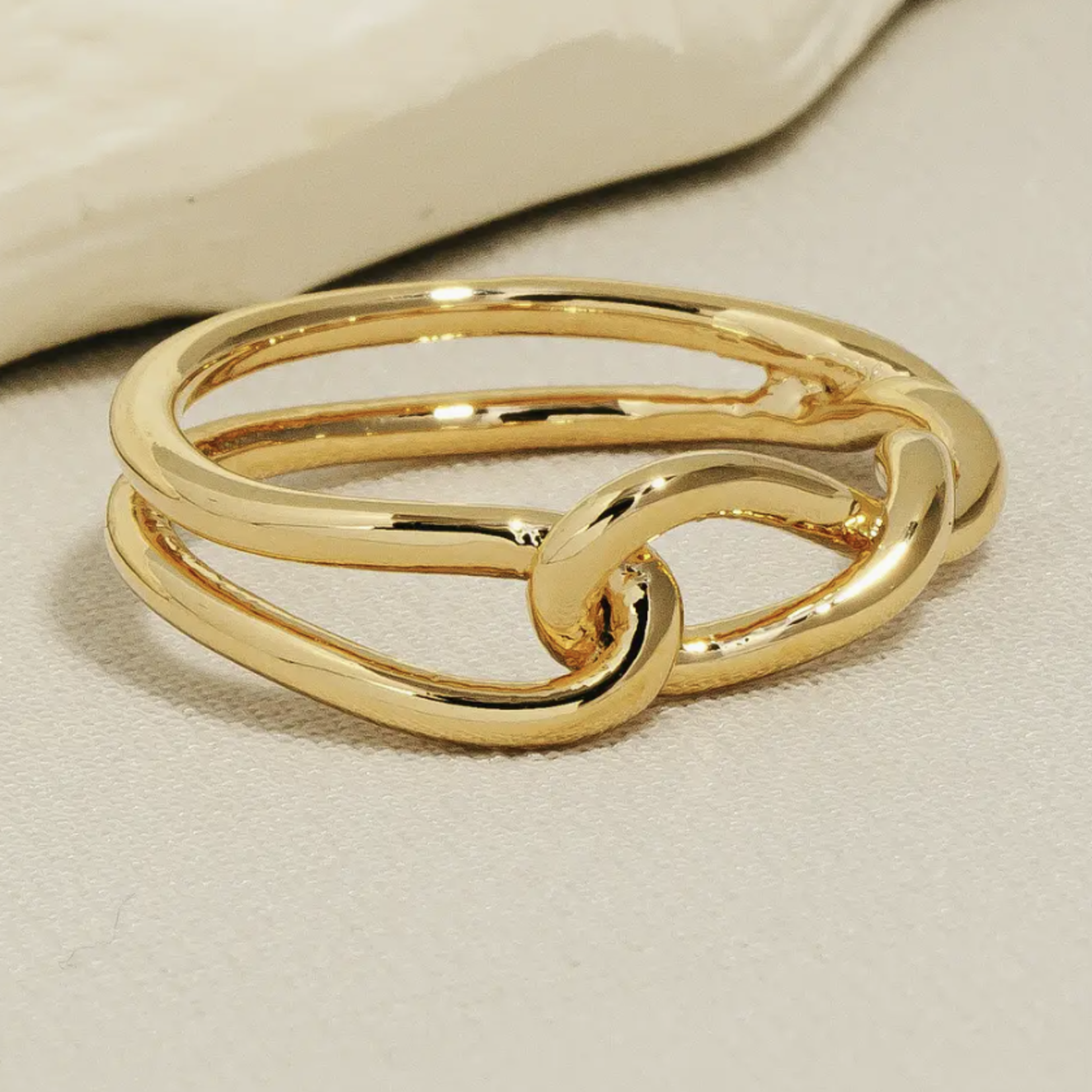 Knot Twist Ring · Gold