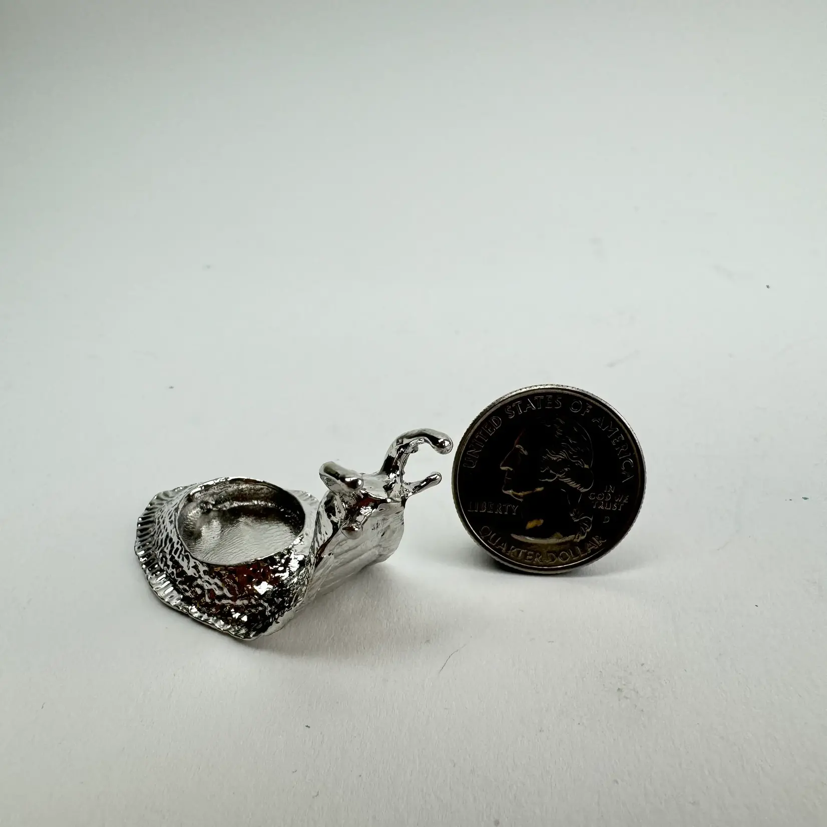 Metal Sphere Stand | Snail |