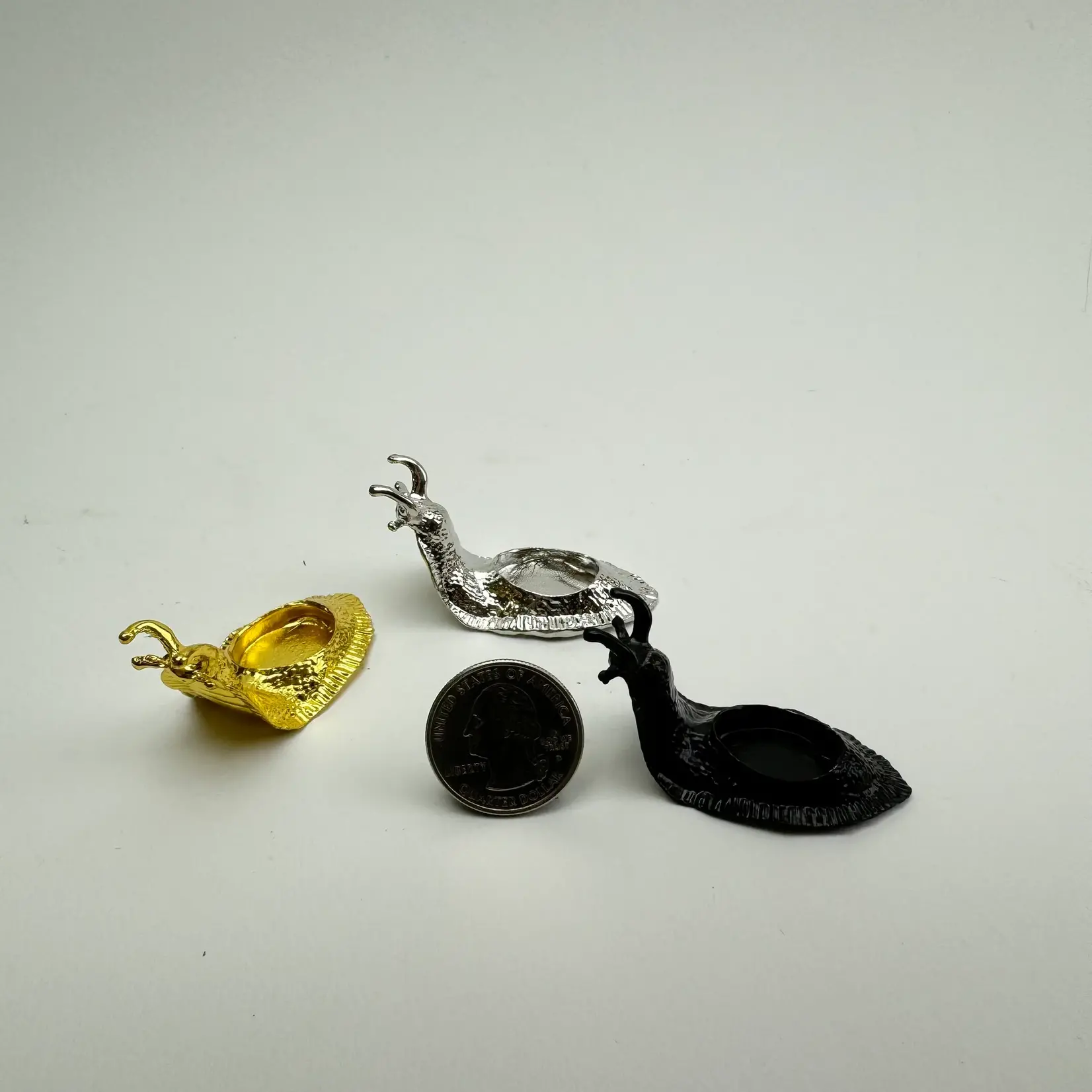 Metal Sphere Stand | Snail |