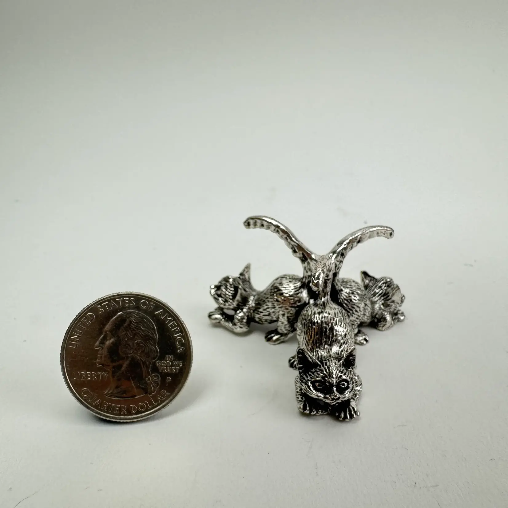 Metal Sphere Stand | Triple Cat |