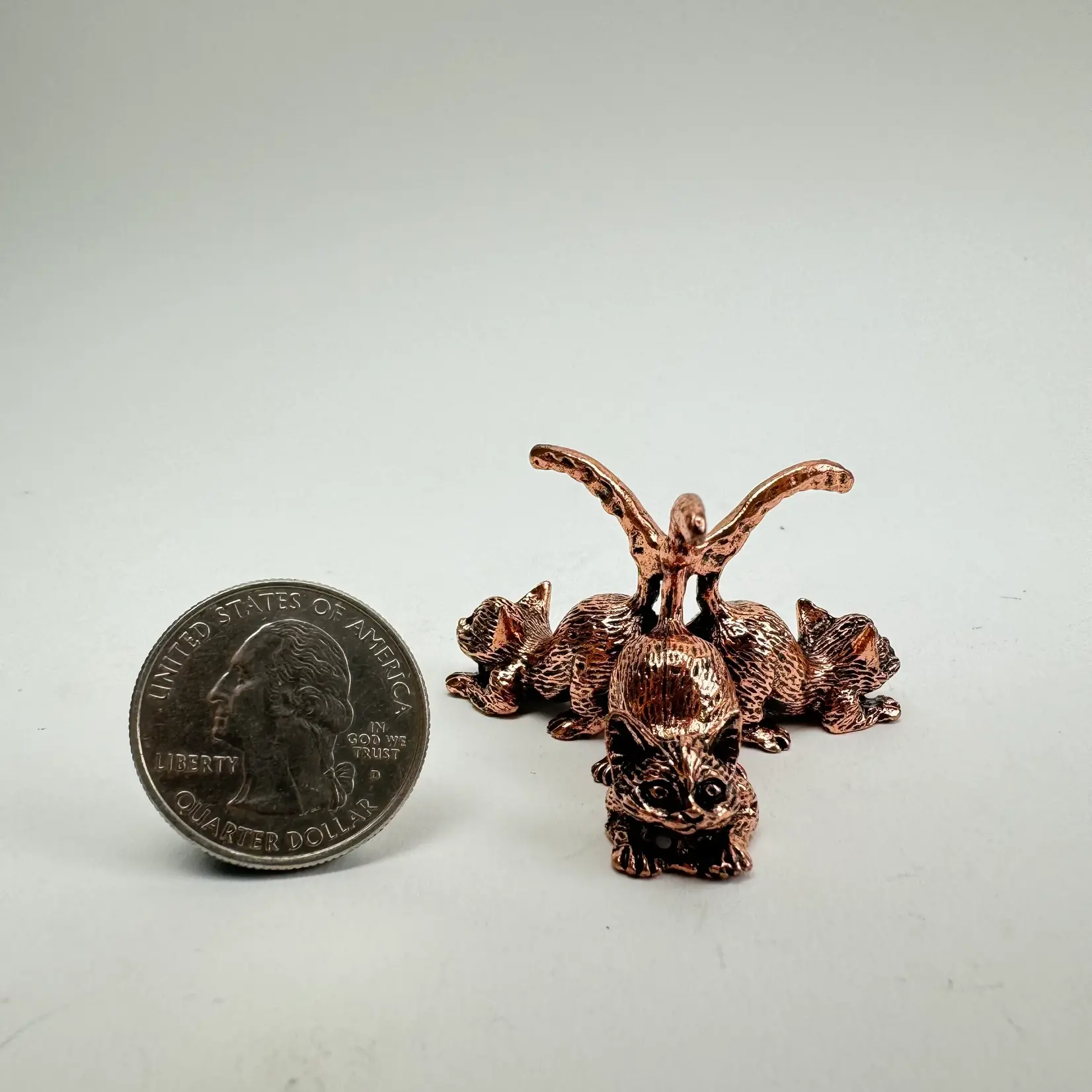 Metal Sphere Stand | Triple Cat |
