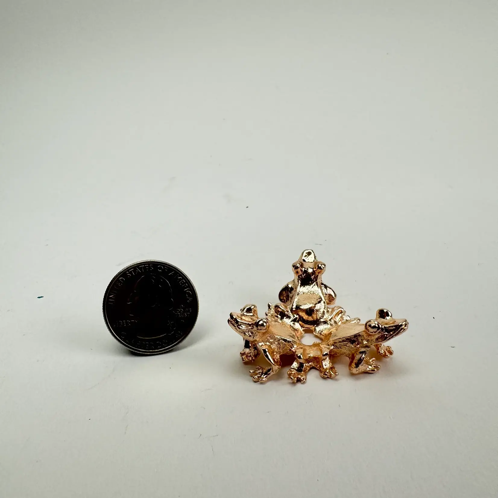 Metal Sphere Stand | Triple Frog |