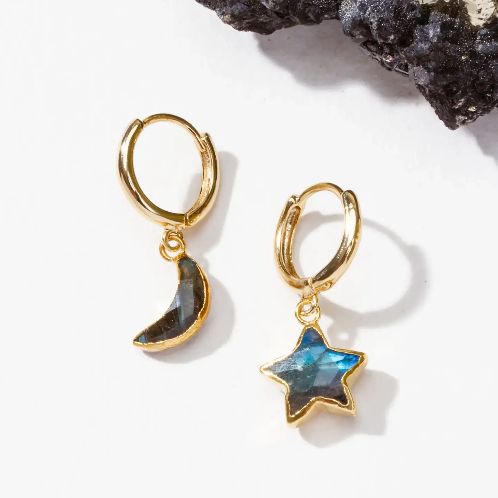 Sky Gazing Mismatch Labradorite Hoops · 14K Gold Plating
