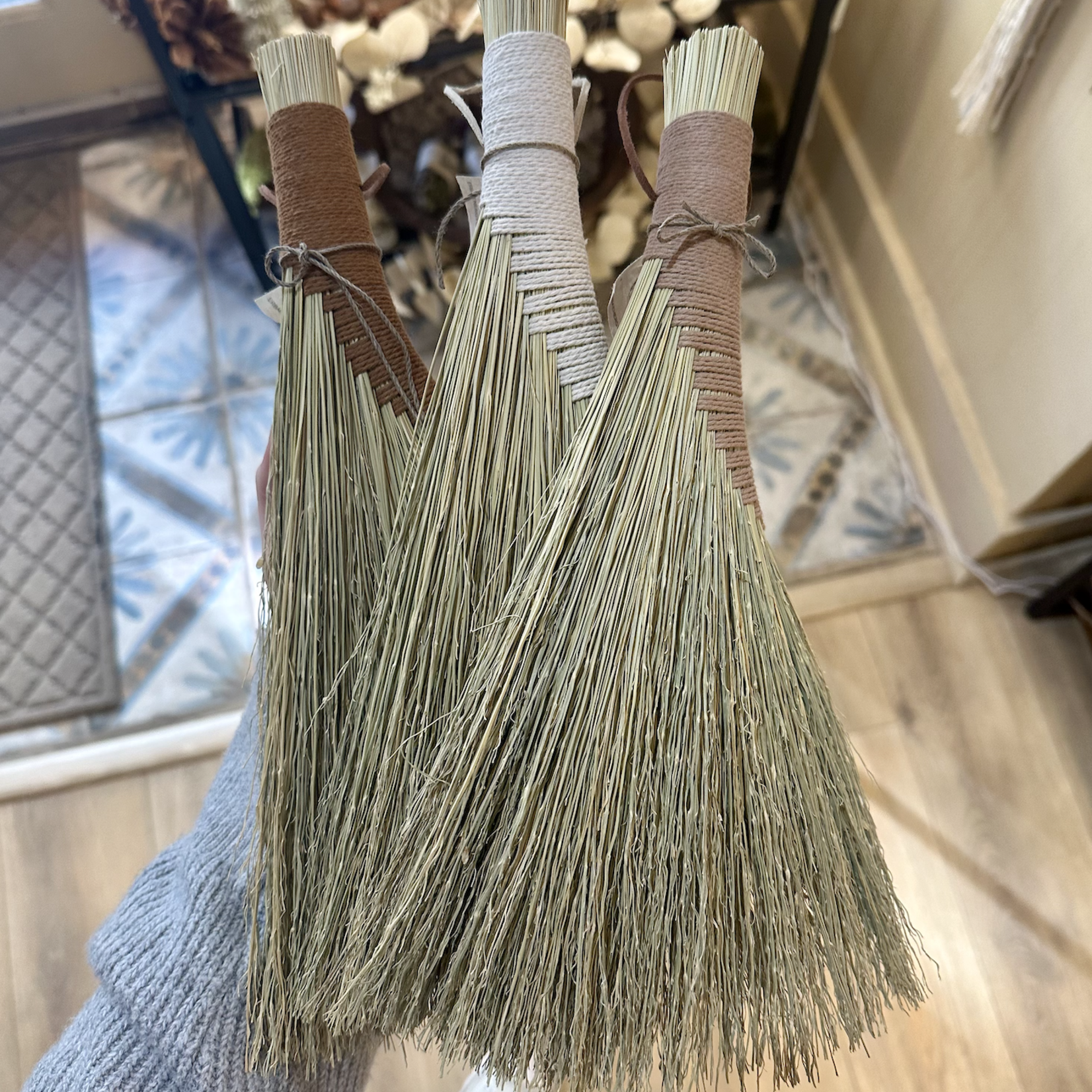 *Hand Broom |