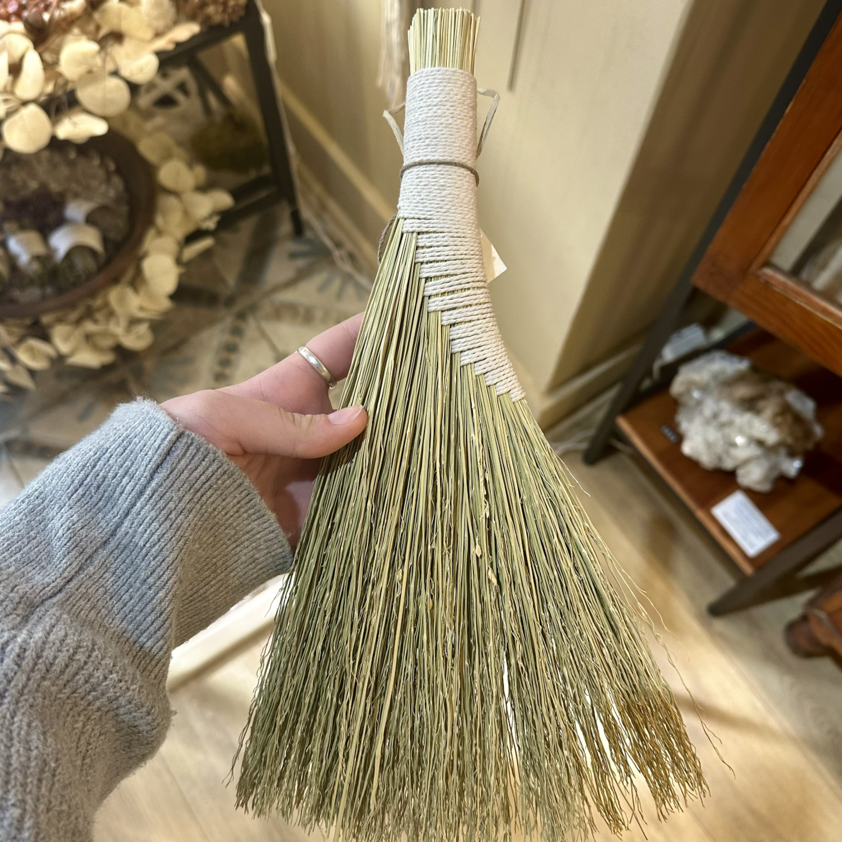 *Hand Broom |