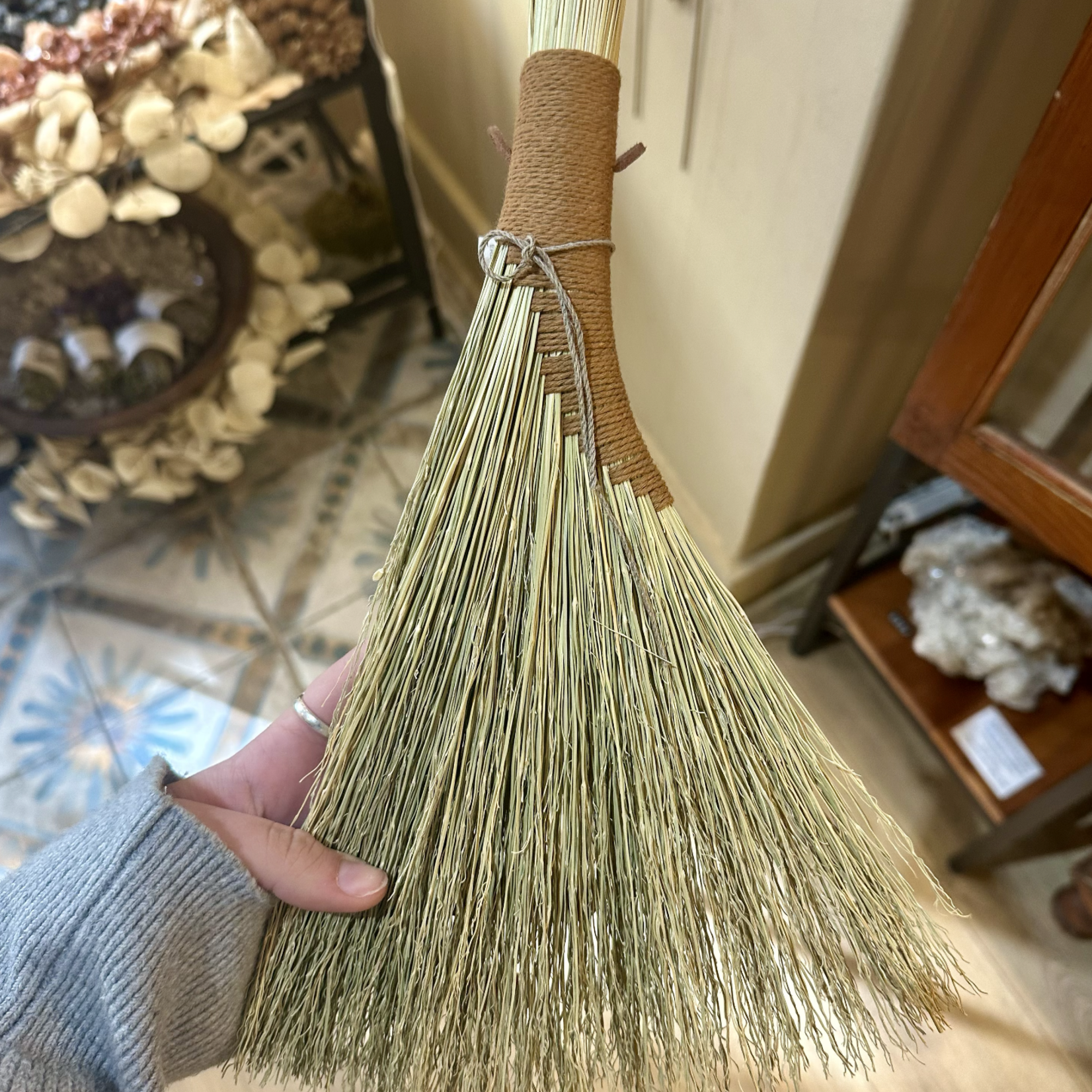 *Hand Broom |