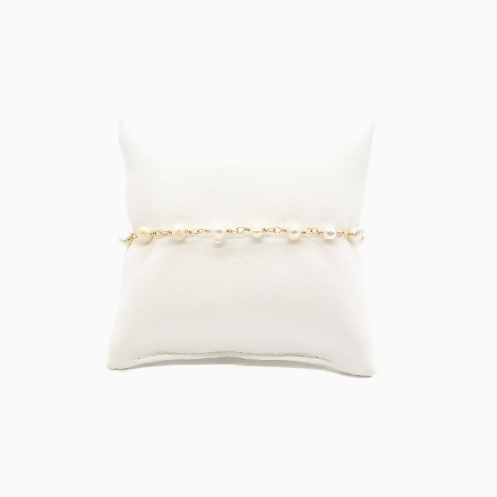 The Charm Bar Company Beth Pearl Charm Bracelet · Gold