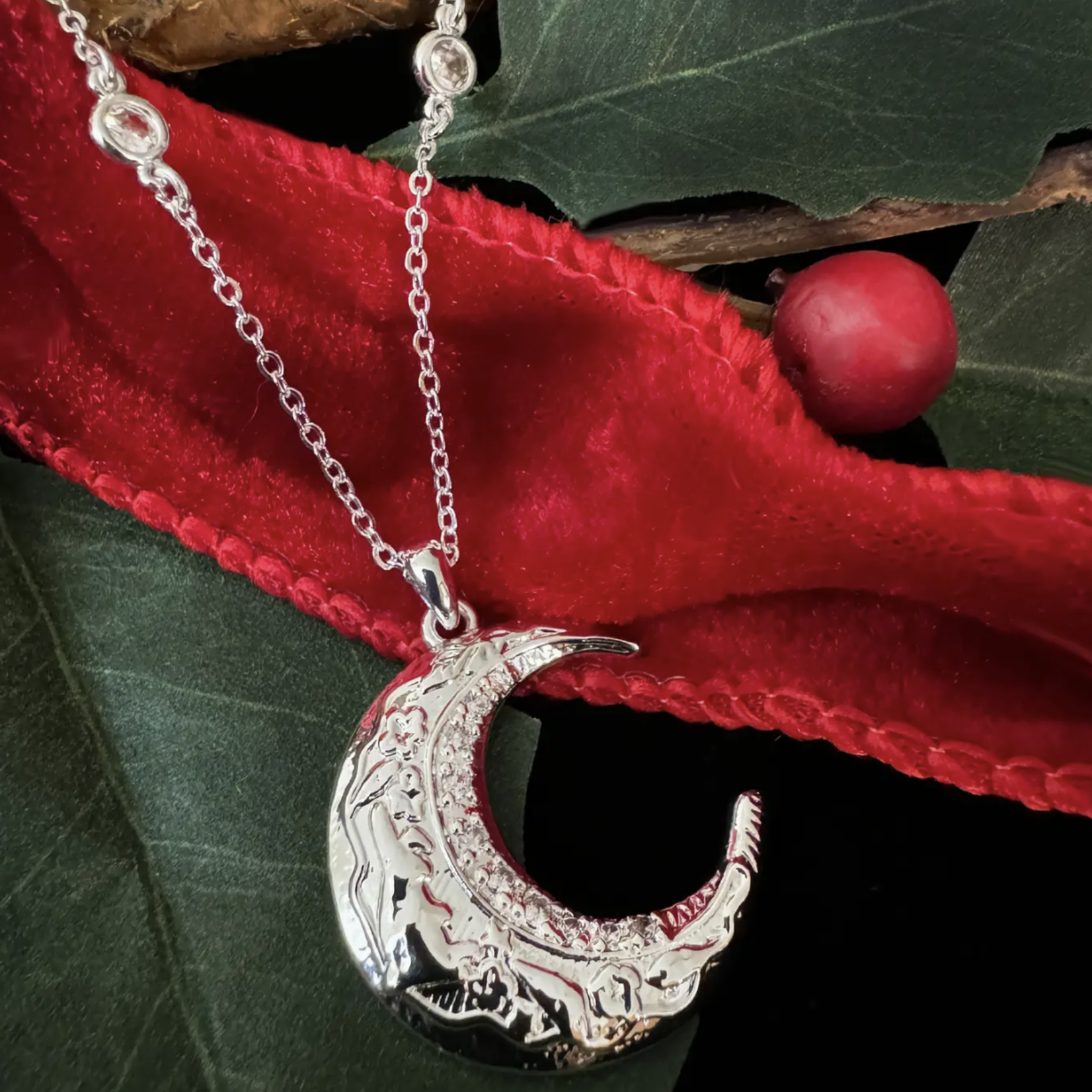 Hare Moon Necklace · Silver