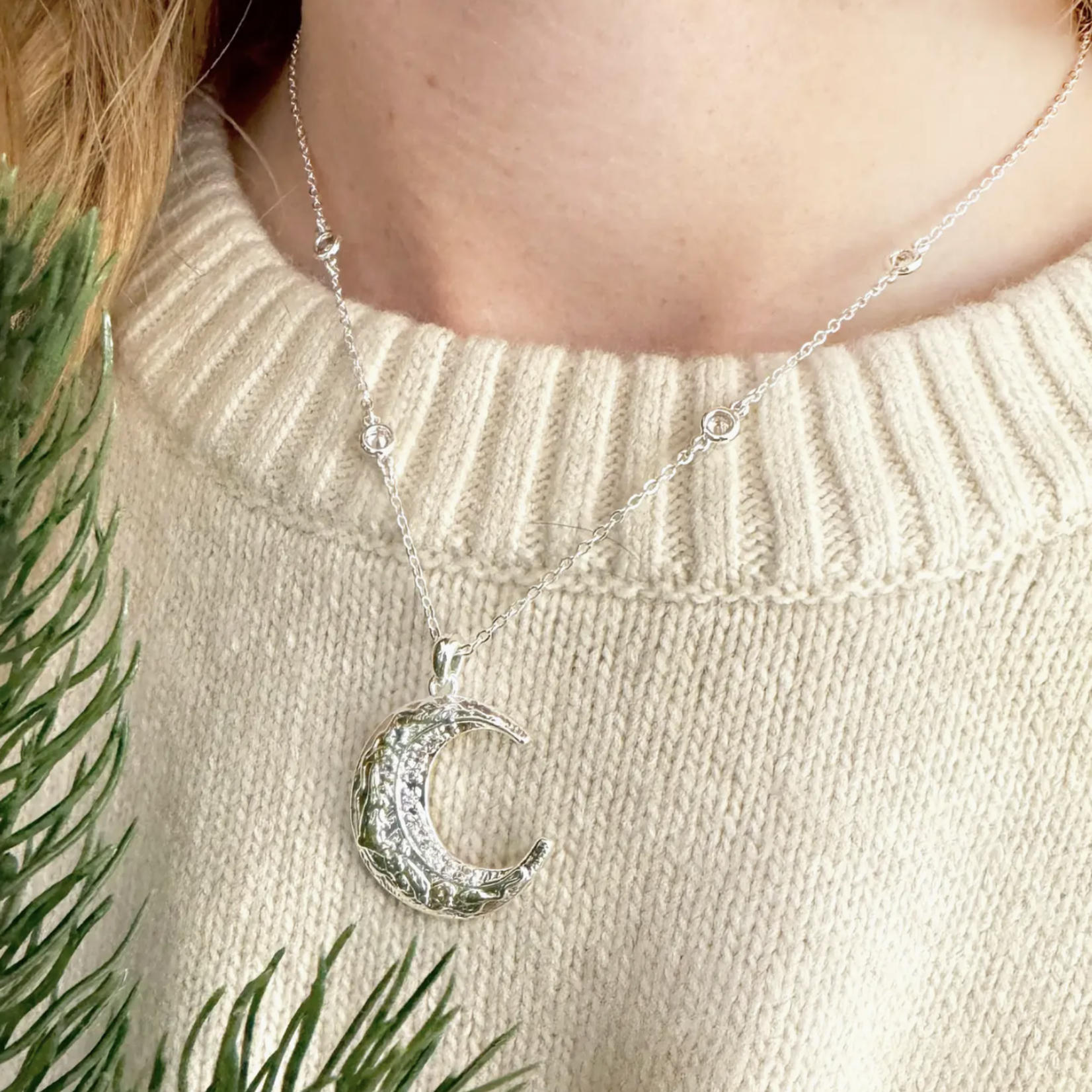 Hare Moon Necklace · Silver