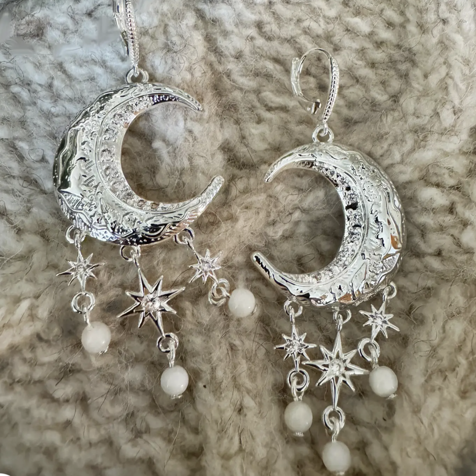 *Hare Moon Earrings · Silver Plating