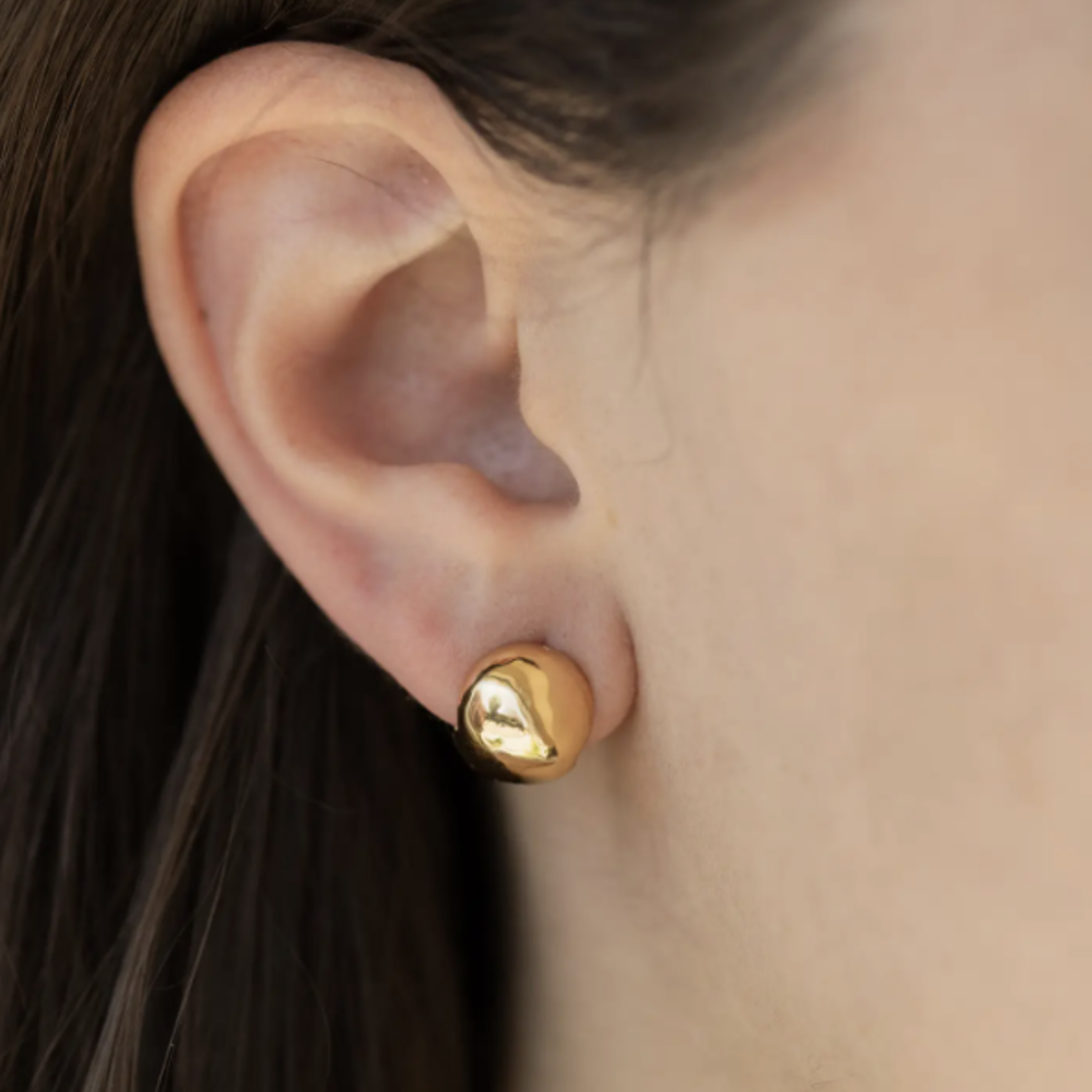 Sidney Ball Huggie Hoop Earrings · Gold