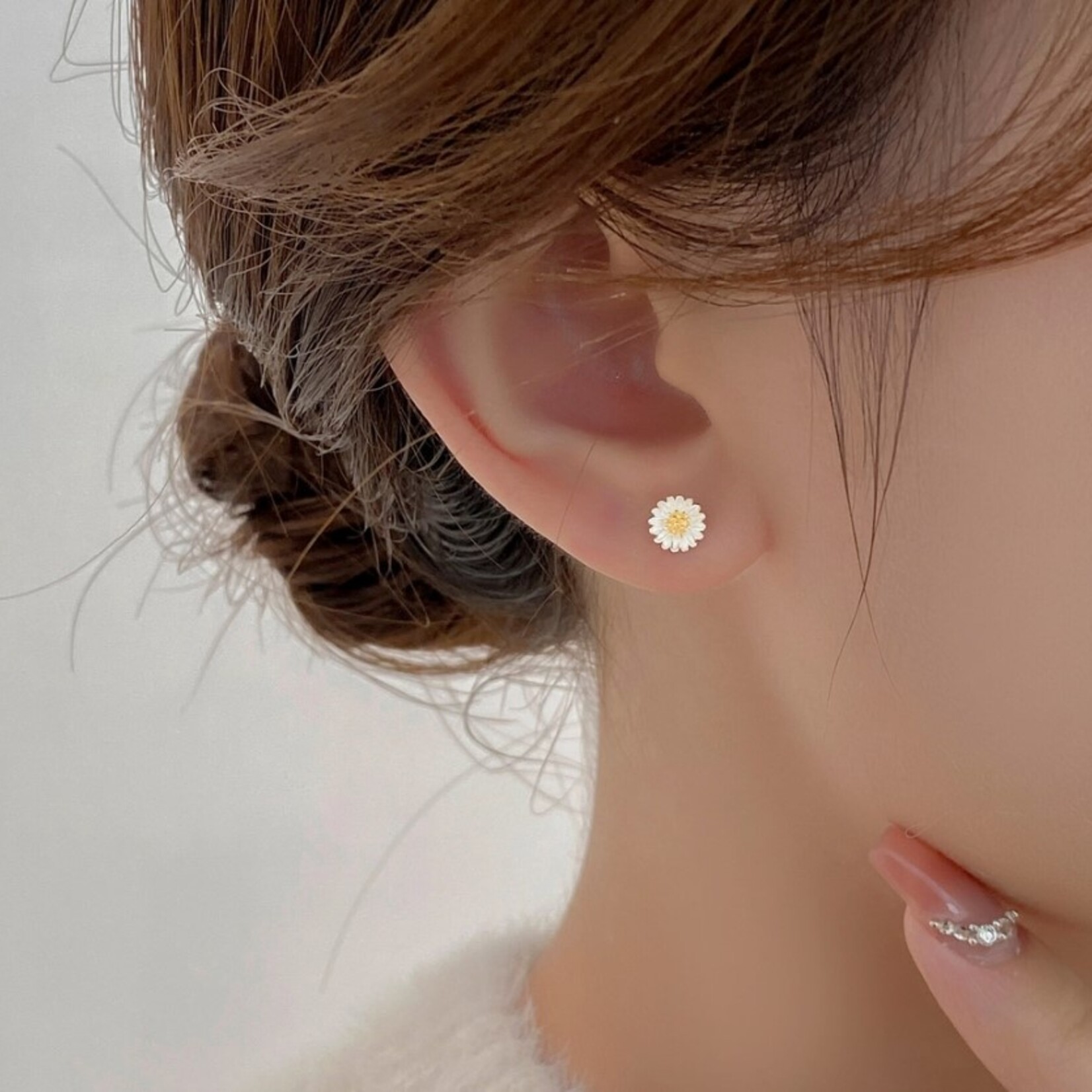Happyzzzsu Daisy Flower Earrings · Silver
